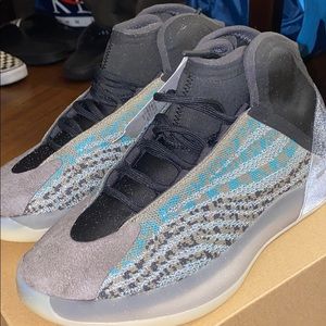 Yeezy Quantum “Teal Blue”